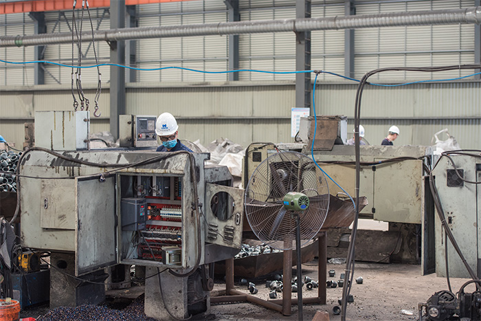 鹿泉网架配件-锥头加工车间